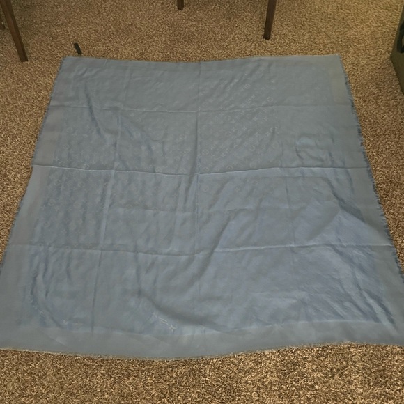 Louis Vuitton scarf - Picture 3 of 5